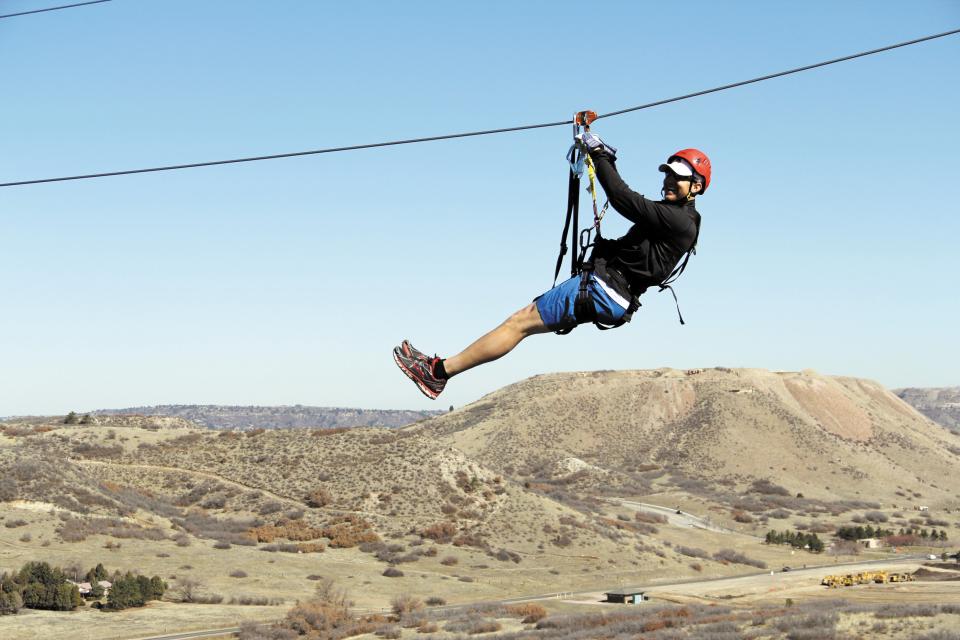 Reasons for the popularity of zip line amusement equipment. Qiangli